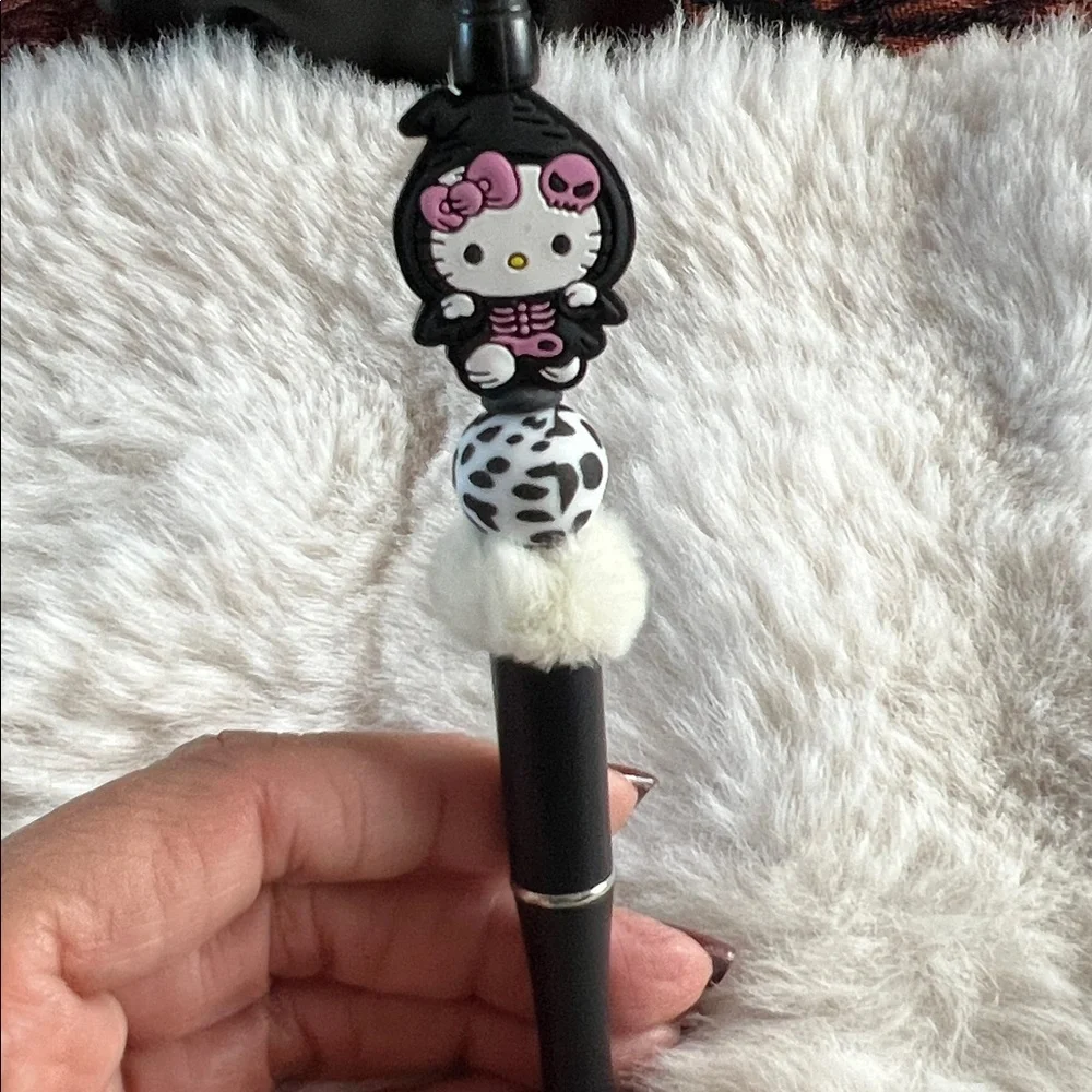 Hello Kitty Black and White Pen